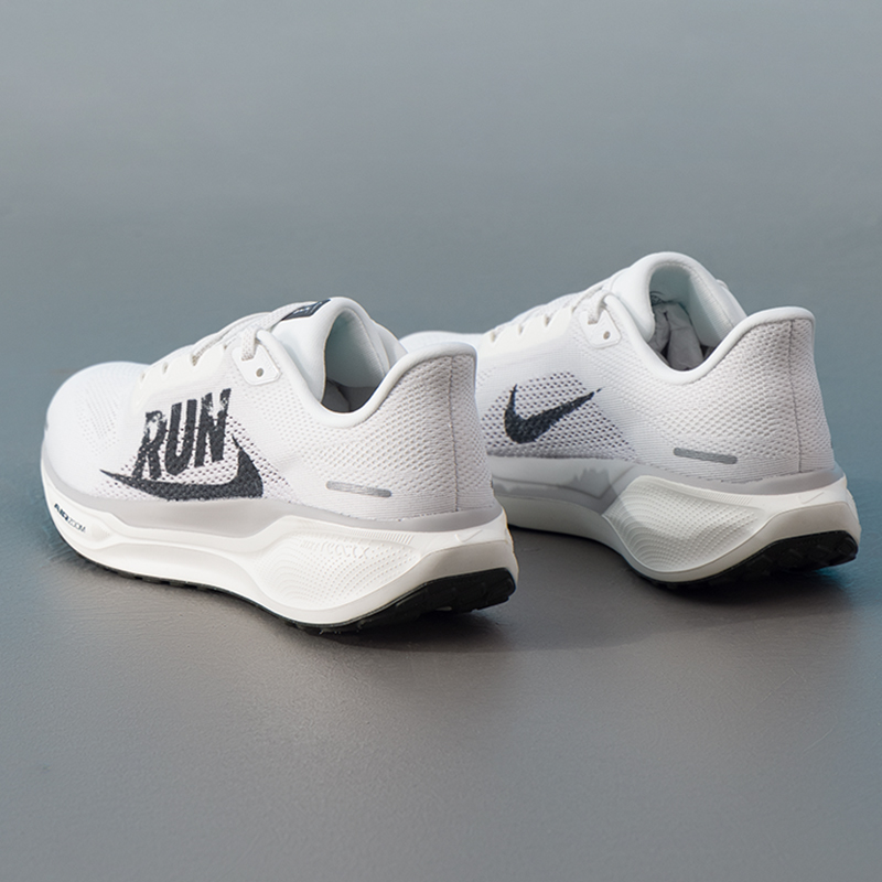 NIKE耐克男鞋2025新款耐磨低帮透气轻便运动鞋跑步鞋IB5697流光风