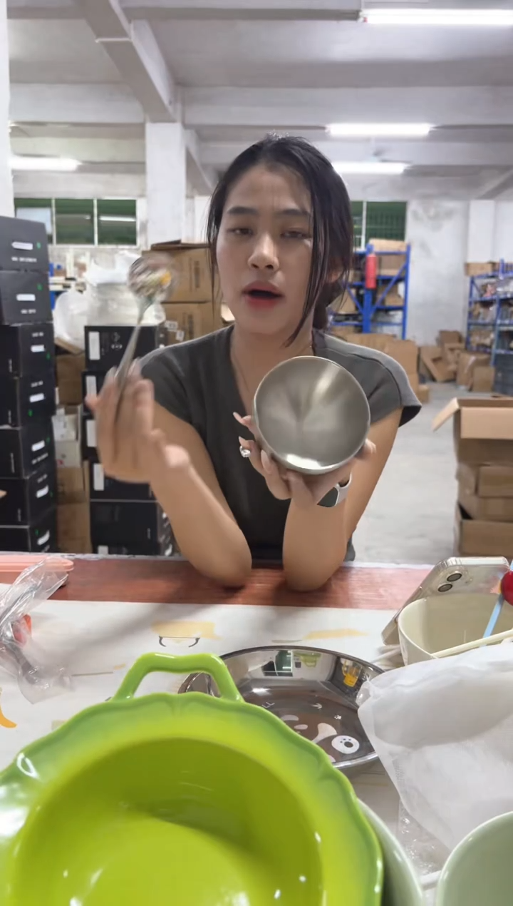 直播间秒杀清仓微瑕产品，可能当过样品拍照