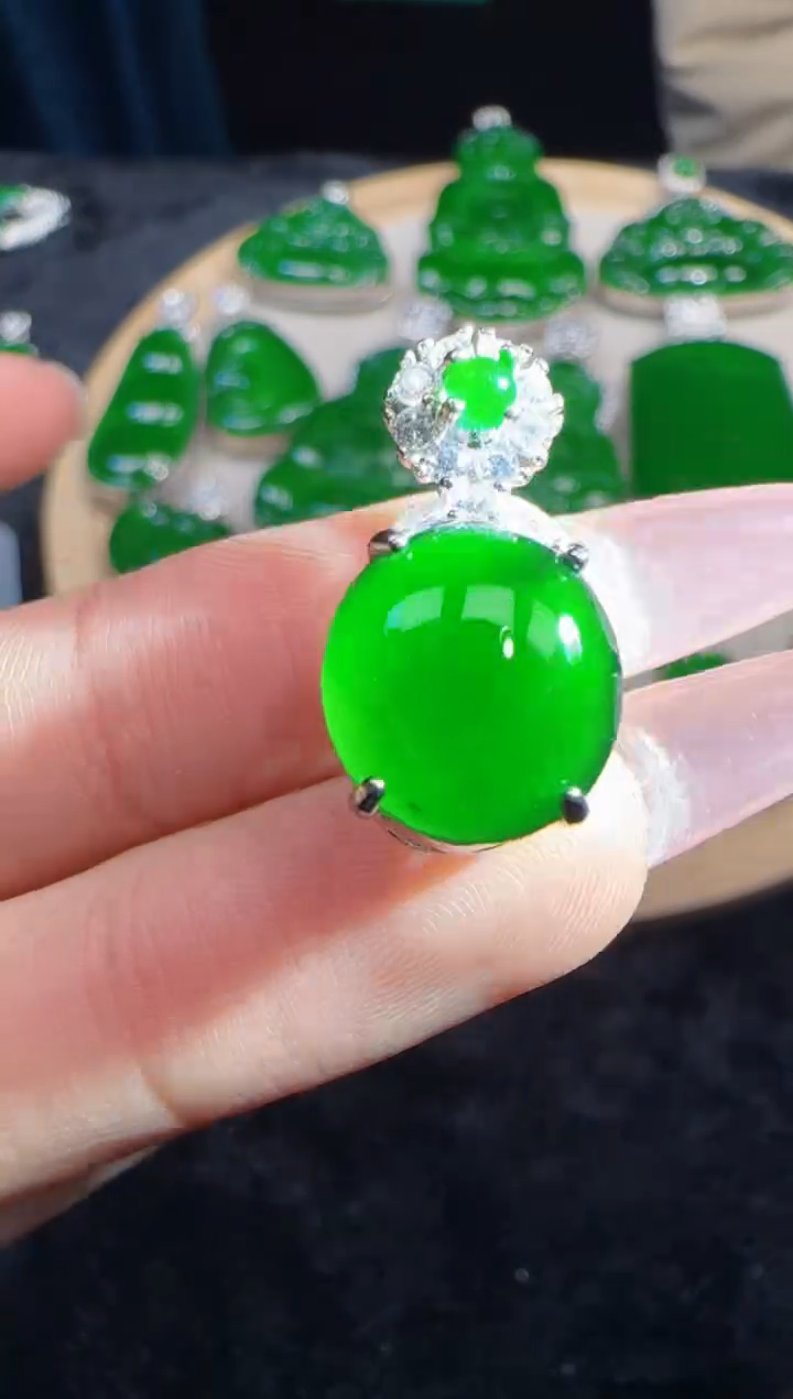 未镶嵌定制翡翠翡翠吊坠92