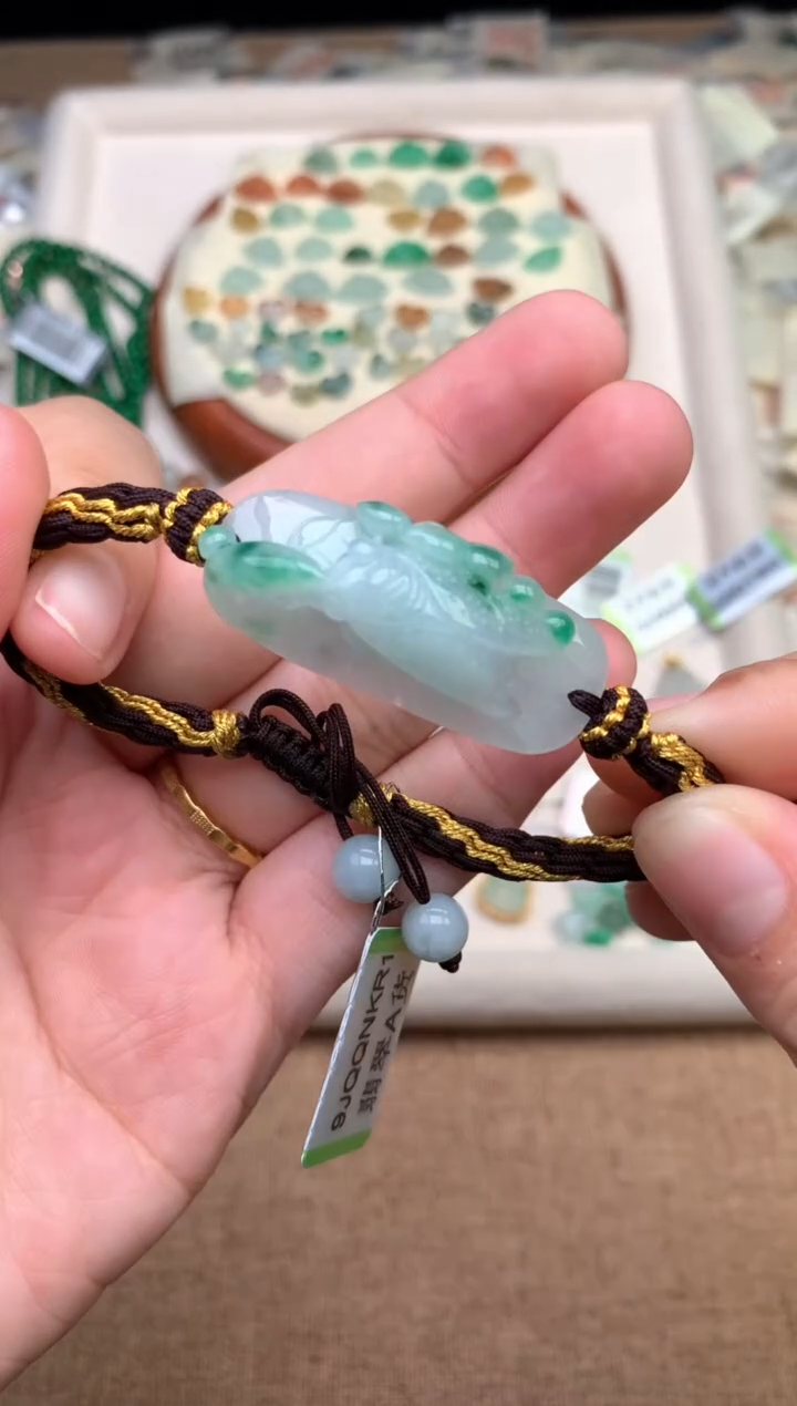 未镶嵌挂件翡翠一