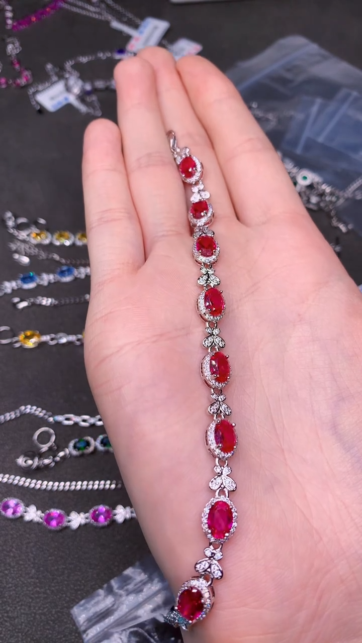 【闪购商品】红宝石手链银S925镶嵌......