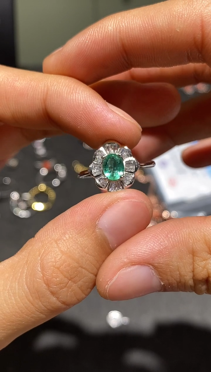 银S925镶嵌戒指祖母绿戒指