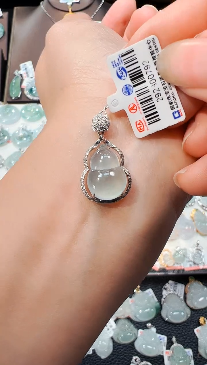 【闪购商品】翡翠吊坠(不含链)18K金镶嵌佛公吊坠792