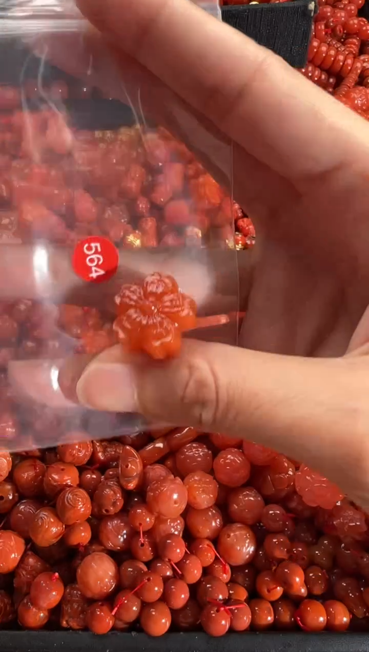 【闪购商品】南红玛瑙颈饰未镶嵌1