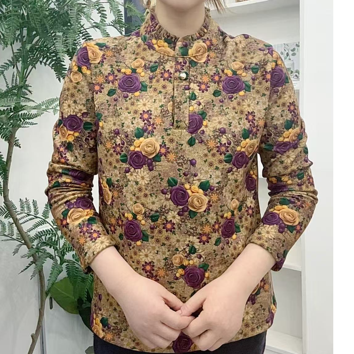 加绒加厚中老年女士妈妈保暖过冬一体绒碎花打底衫小衫秋冬妈妈装