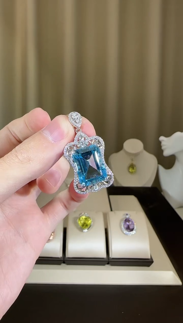 【闪购商品】托帕石颈饰银S925镶嵌设计款