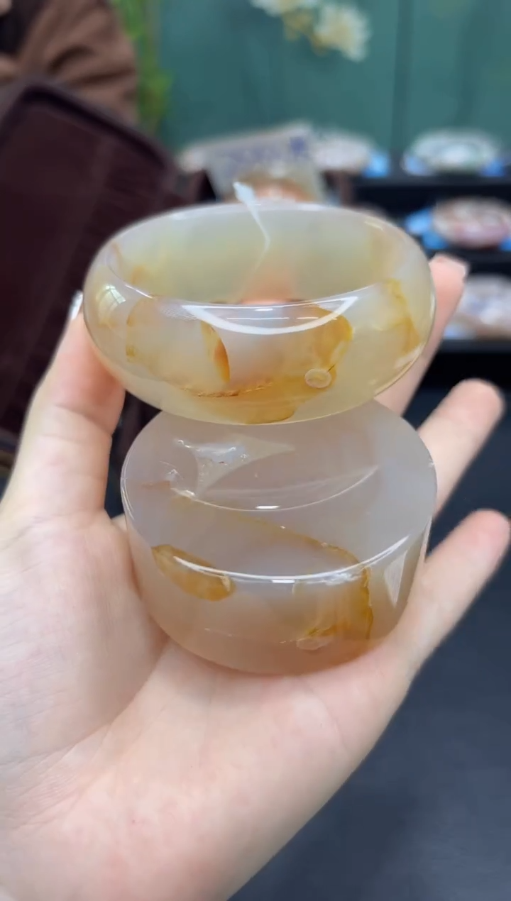 石英质玉未镶嵌手镯A41(62圈赠送镯心)