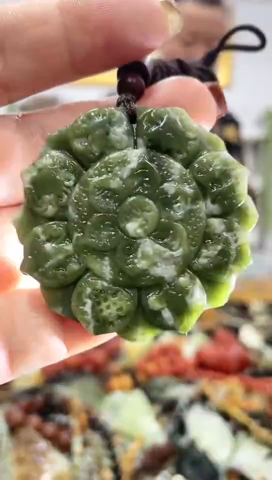未镶嵌岫玉挂件 