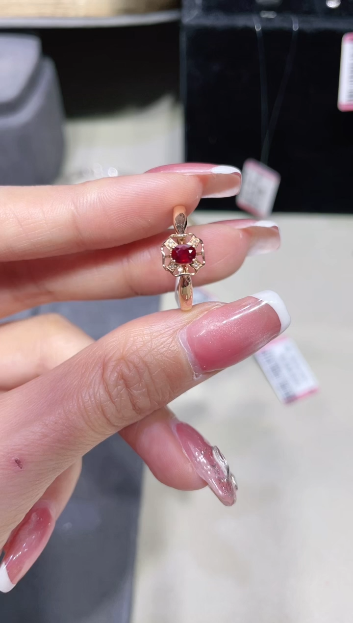 【闪购商品】红宝石戒指18K金镶嵌·