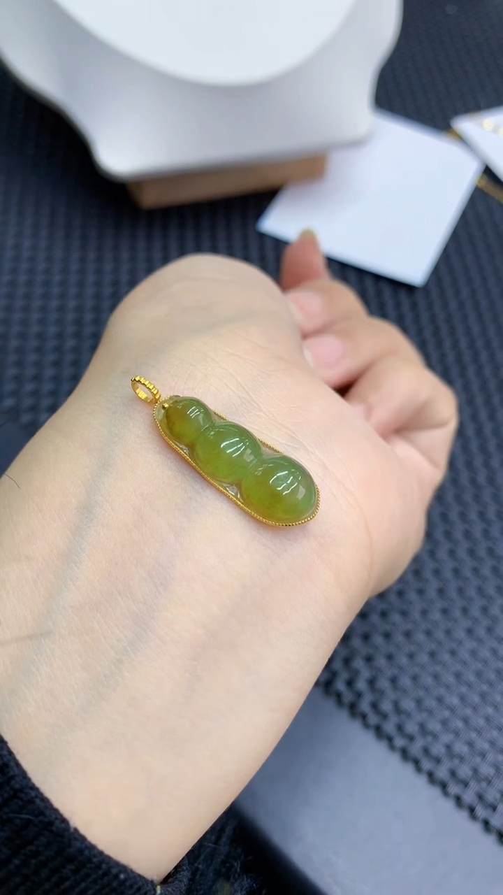 【闪购商品】翡翠颈饰18K金镶嵌            8