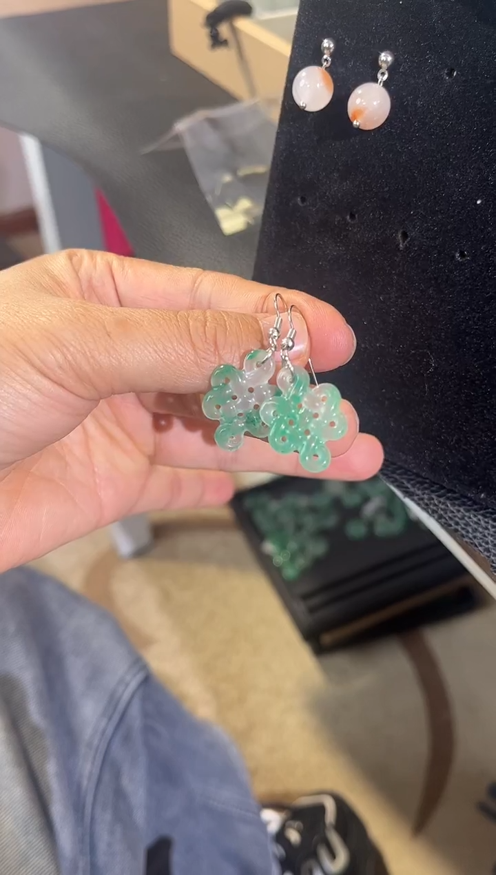 未镶嵌石英质玉（非洲翠）耳钉1