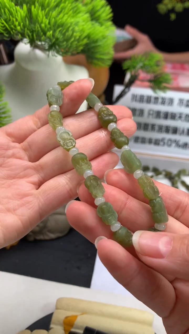 未镶嵌定制翡翠T****?---120618