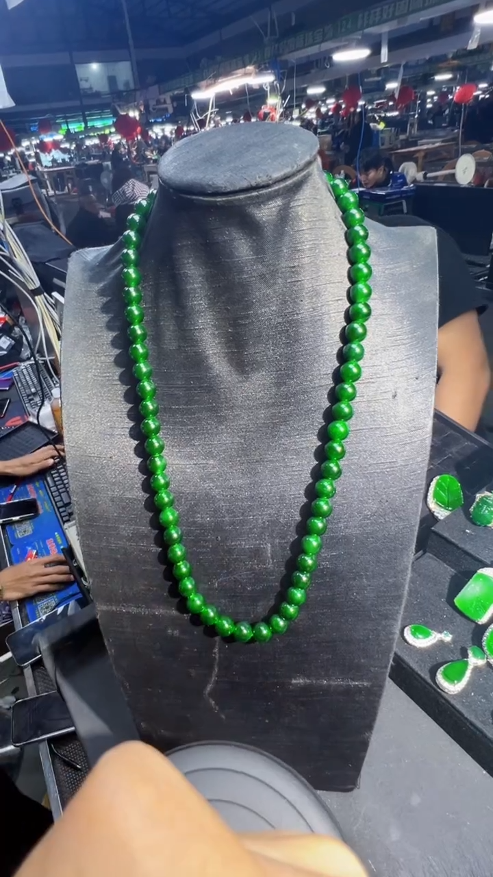 【闪购商品】定制翡翠未镶嵌珠链1