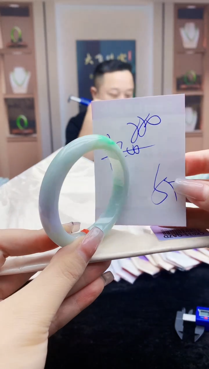 【闪购商品】翡翠手镯未镶嵌    H68-168