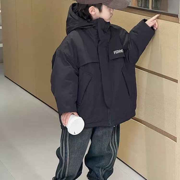 K677儿童黑R羽绒派克服