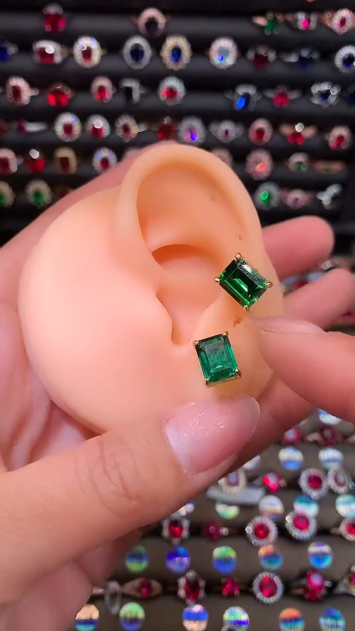 【闪购商品】透辉石耳饰银S925镶嵌79金