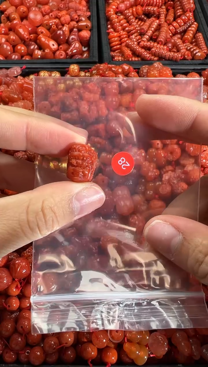 【闪购商品】南红玛瑙颈饰未镶嵌1