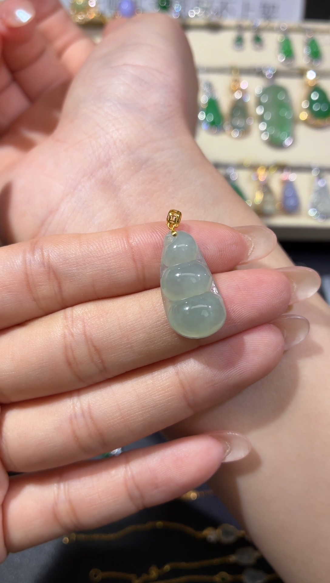 翡翠18K金镶嵌颈饰天然翡翠A货