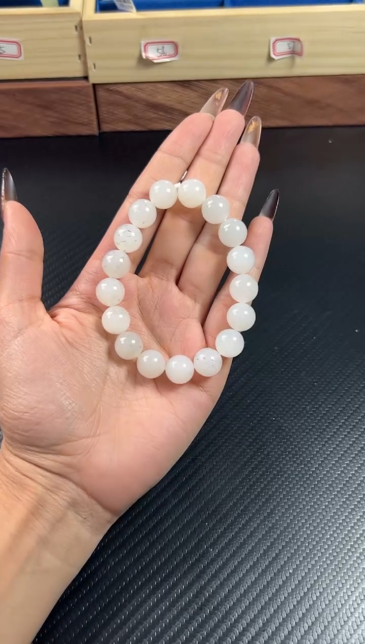 未镶嵌手串和田玉小*豆黑山微色差卡12m