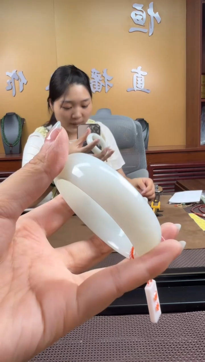 颈饰未镶嵌和田玉手镯58