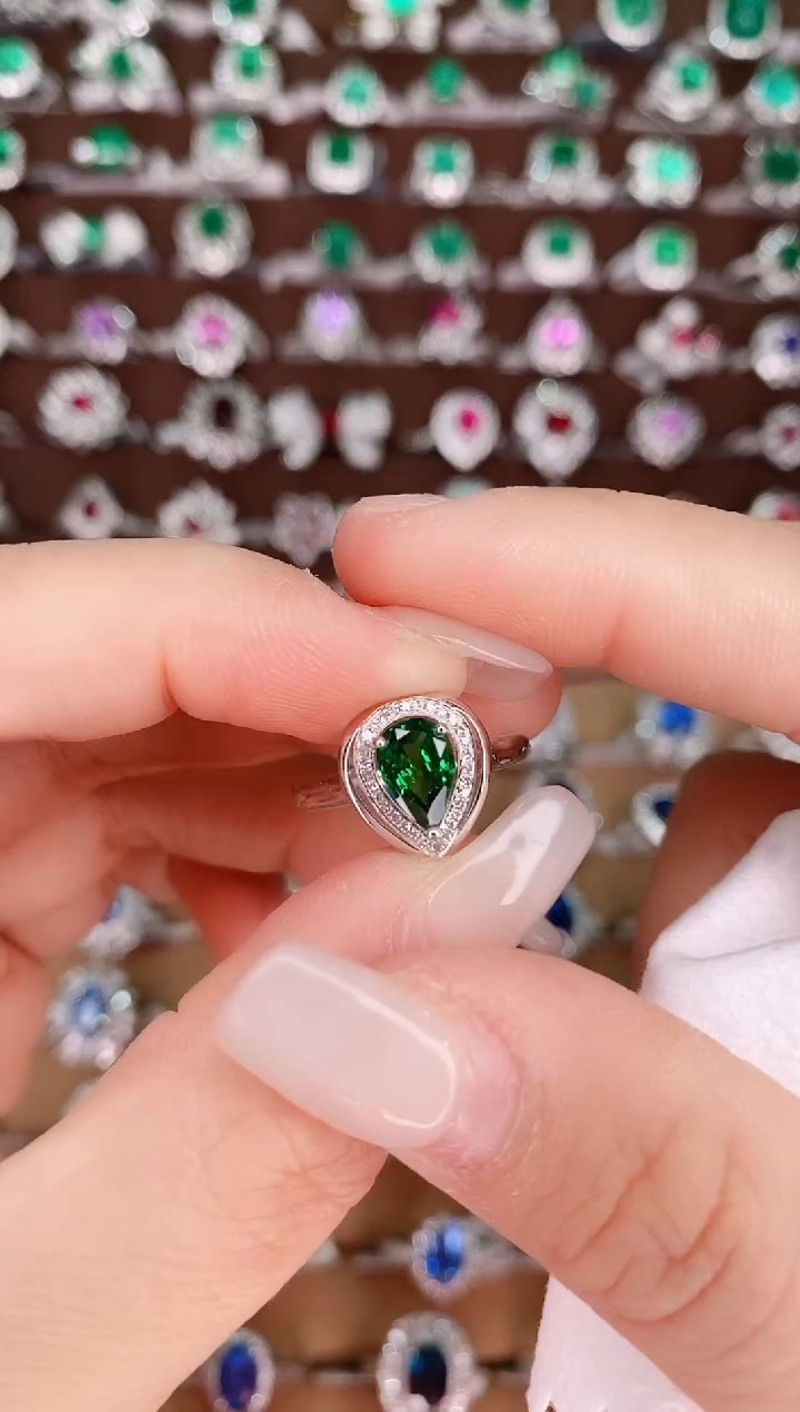 【闪购商品】石榴石（沙弗莱）18K金戒指18K金镶嵌1.06克拉