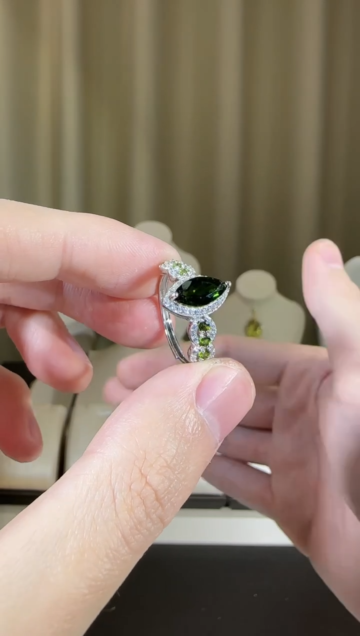 【闪购商品】透辉石戒指银S925镶嵌10*8mm