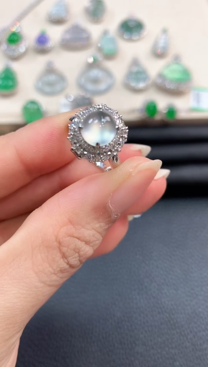 【闪购商品】翡翠戒指18K金镶嵌b107       