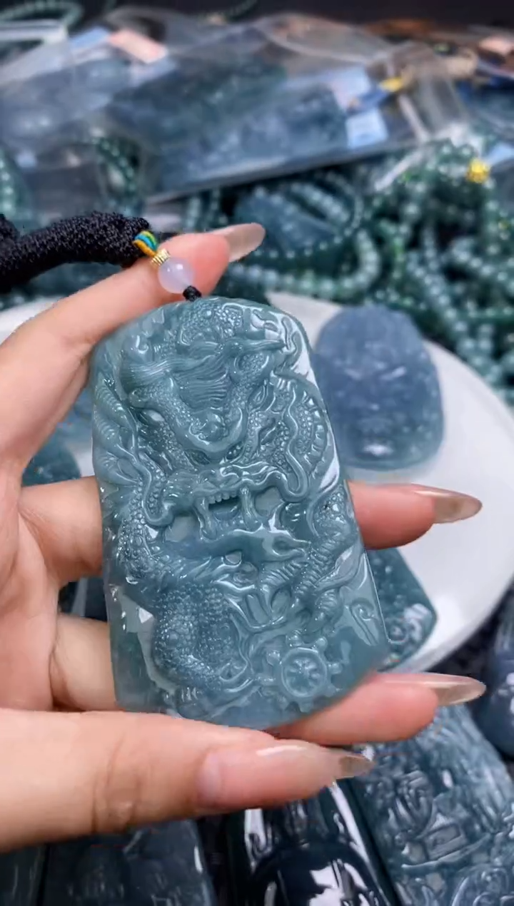 【闪购商品】翡翠颈饰未镶嵌