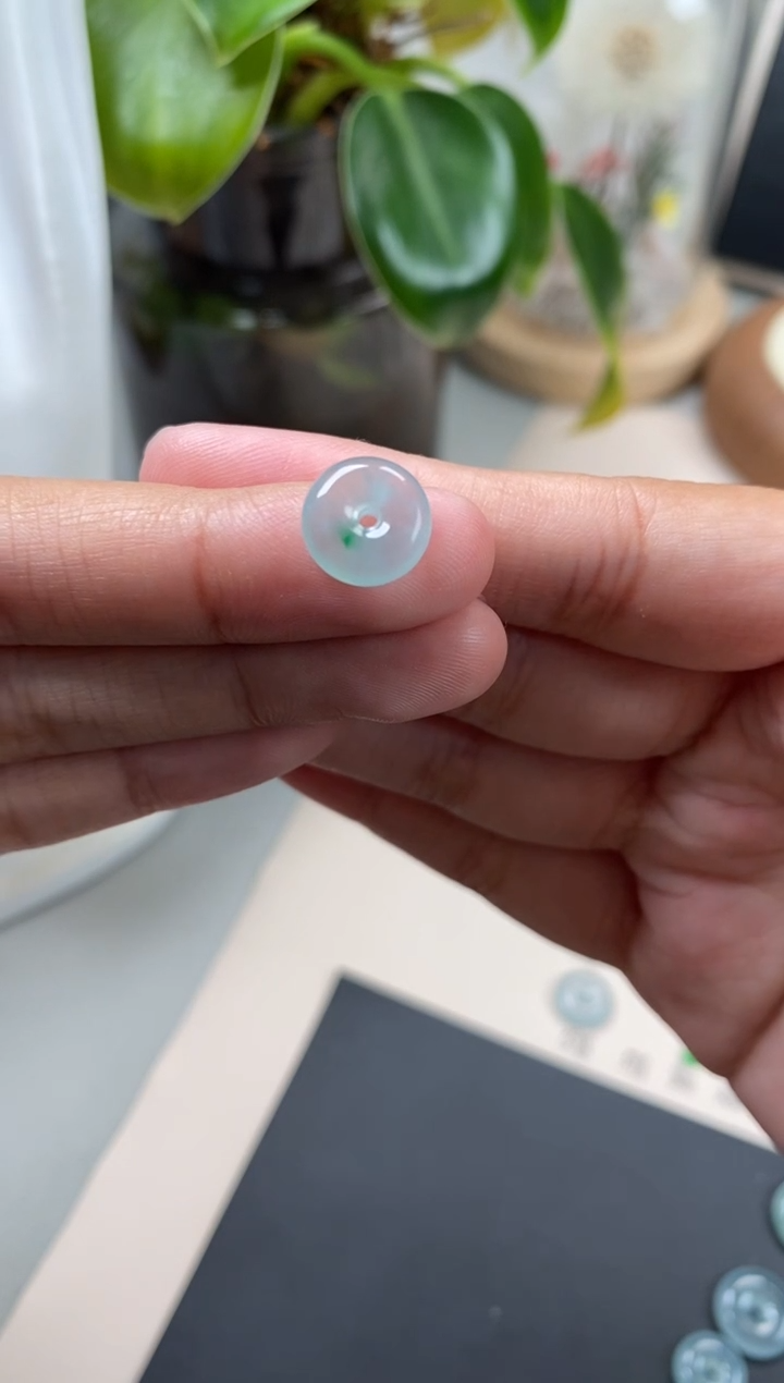 【闪购商品】翡翠颈饰未镶嵌翡翠冰晴平安扣