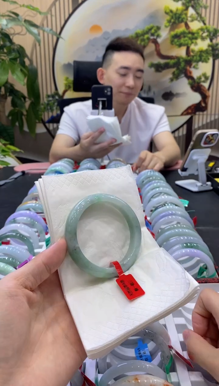 翡翠手镯未镶嵌113