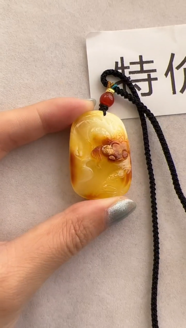 【闪购商品】琥珀裸石未镶嵌10215248-吊坠