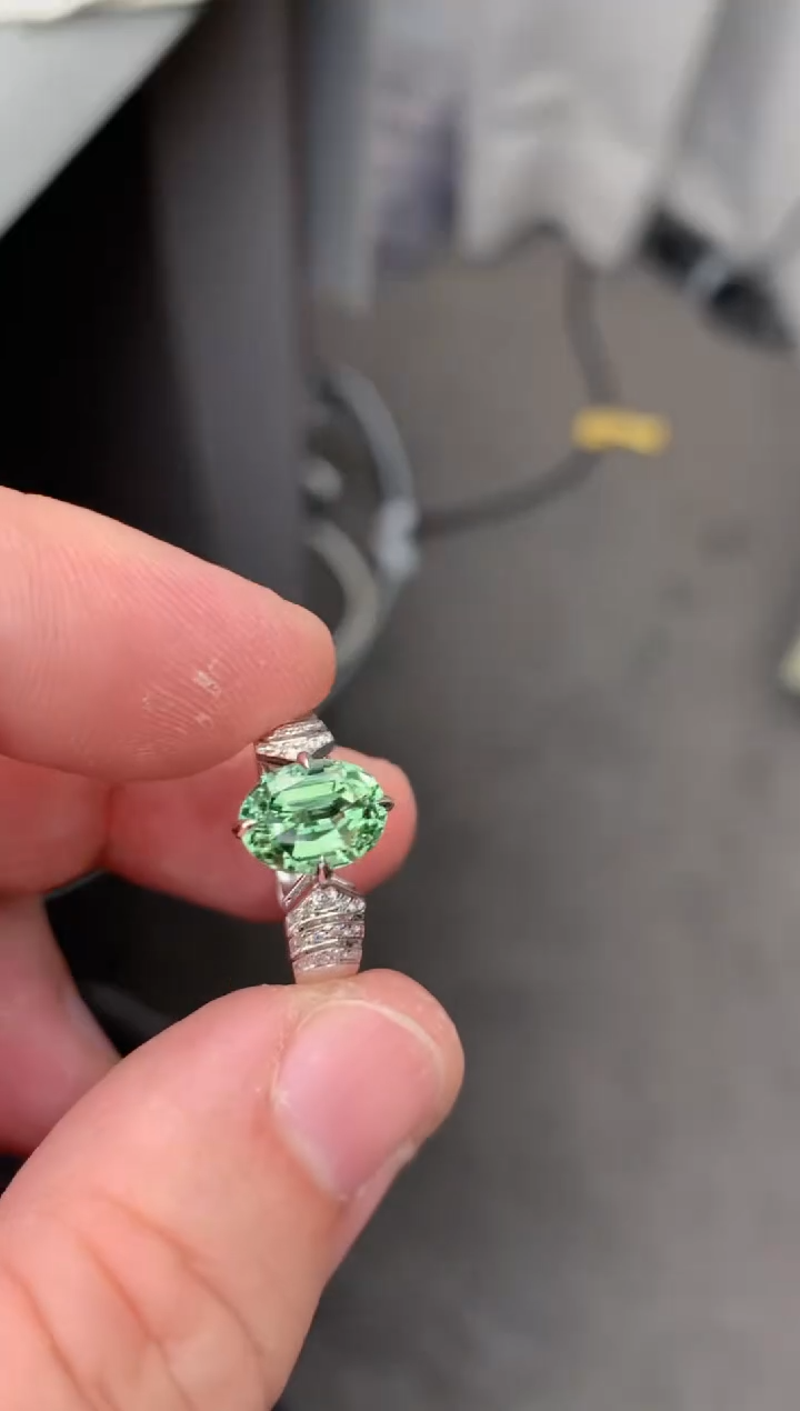 【闪购商品】碧玺戒指18K金镶嵌2.3ct碧玺戒指