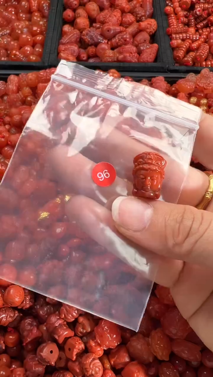 【闪购商品】南红玛瑙颈饰未镶嵌1