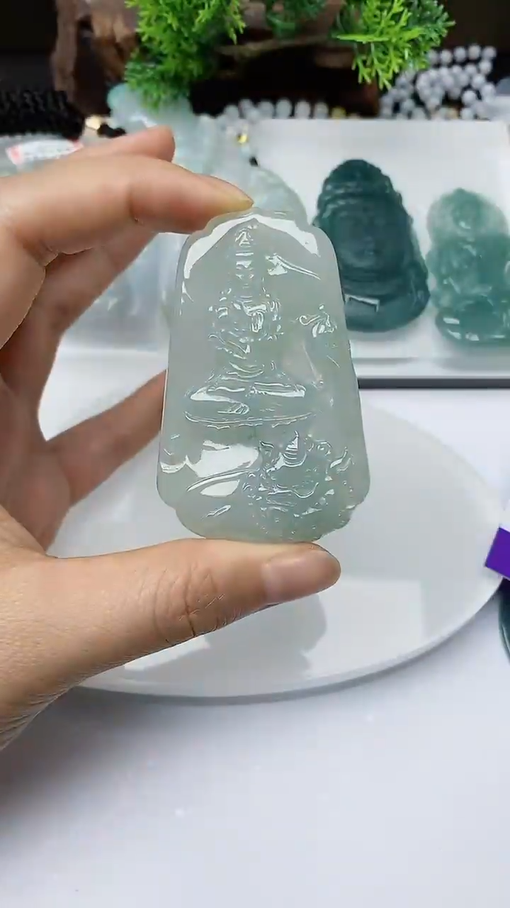 【闪购商品】翡翠颈饰未镶嵌        