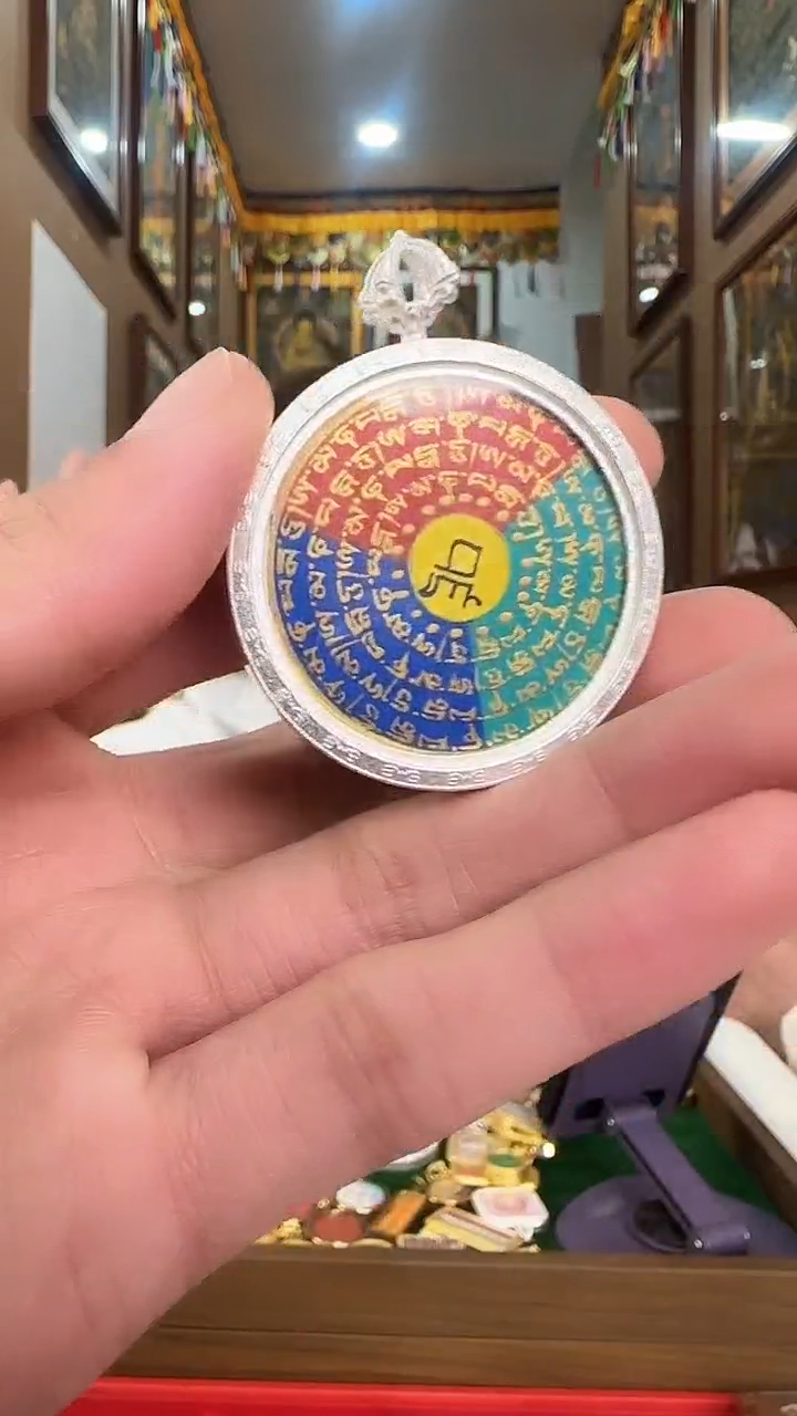 吊坠六字箴言-热贡纯手绘唐卡