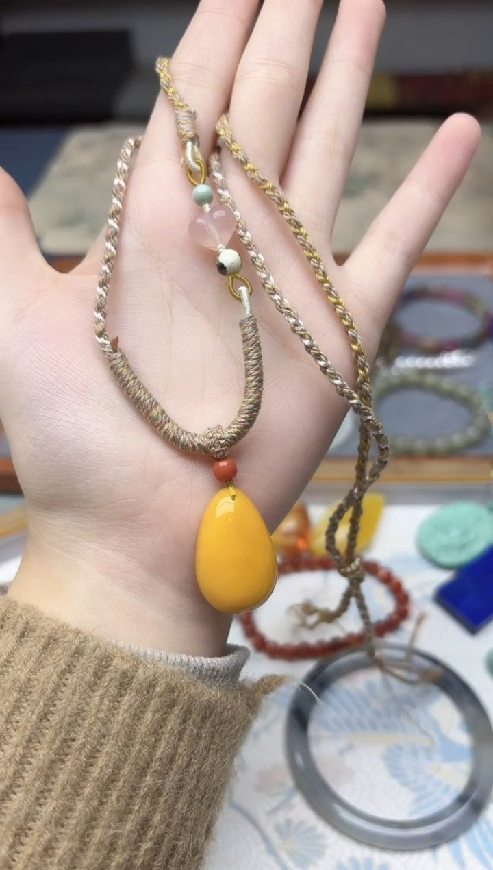 蜜蜡颈饰未镶嵌蜜蜡水滴吊坠GW