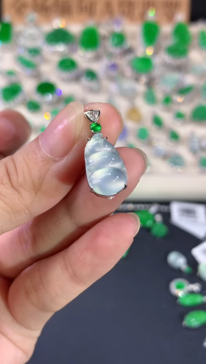 吊坠(不含链)18K金镶嵌翡翠A845|11800