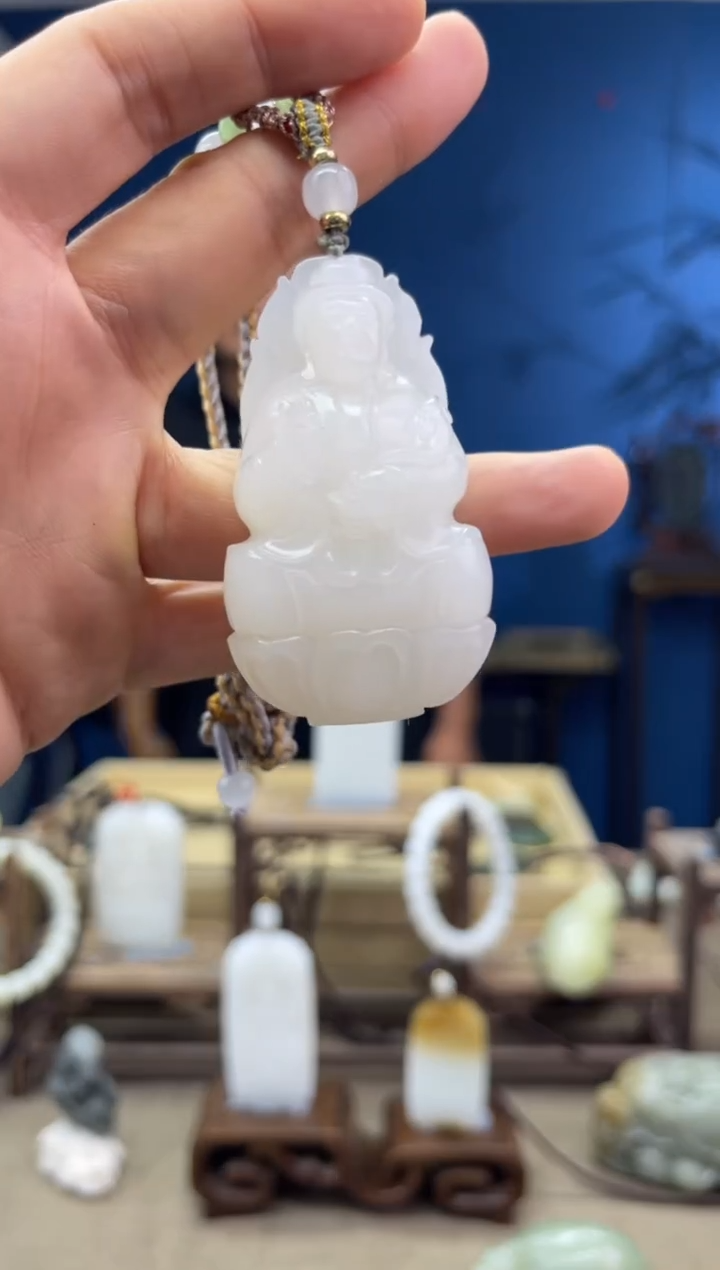 和田玉未镶嵌颈饰1