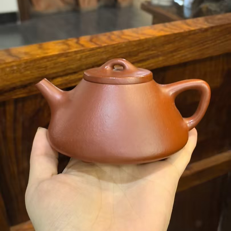《子冶石瓢》全手工制刻绘 朱泥 220cc 宜兴紫砂壶