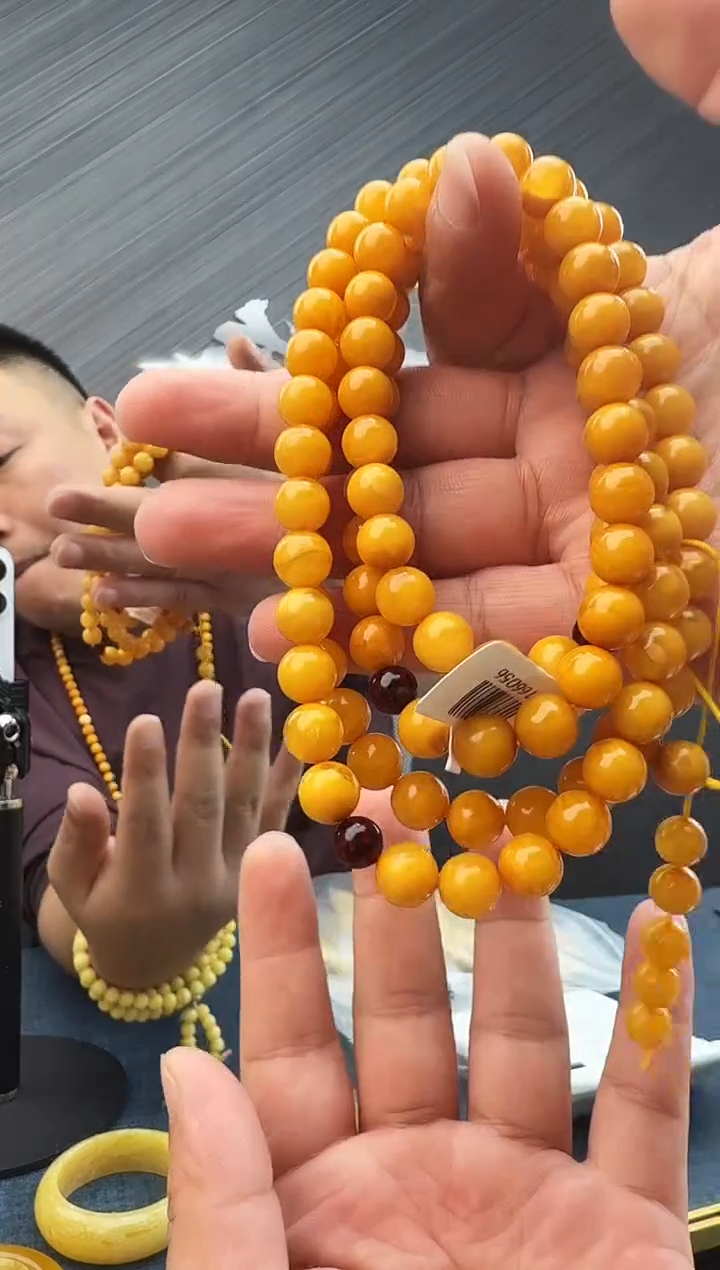 蜜蜡未镶嵌珠宝奇石假一罚十 44，8多样性发其一