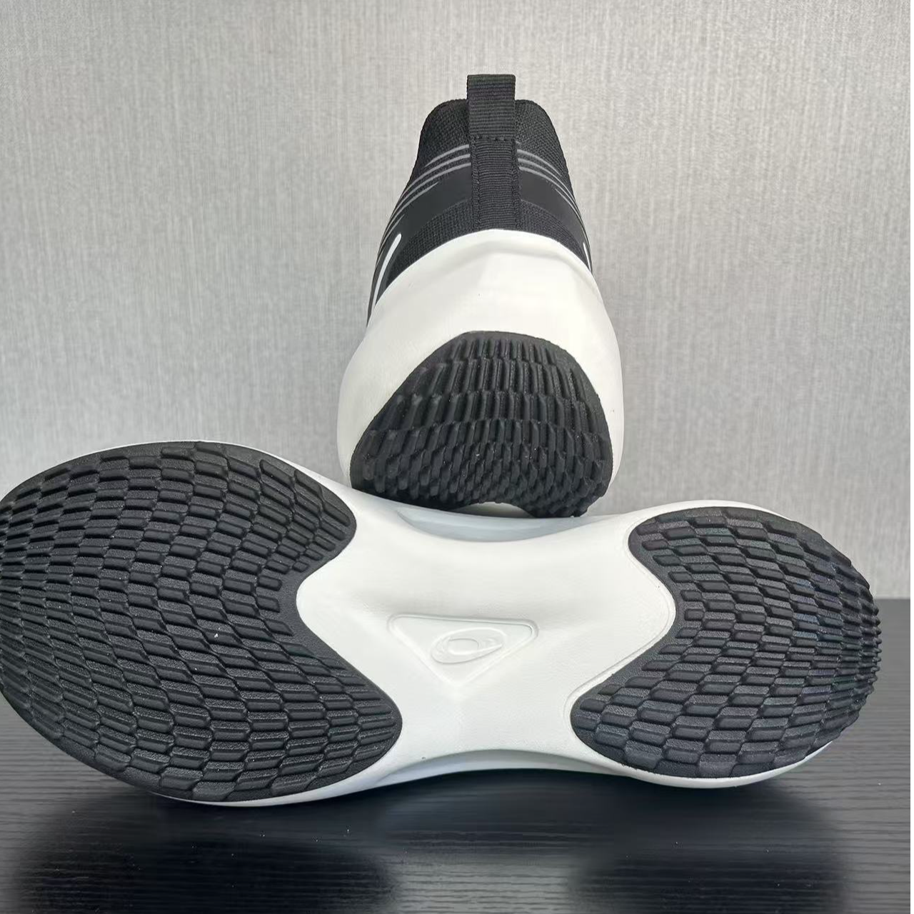 品牌正品断码清仓男鞋女鞋户外运动防滑百搭运动鞋透气跑鞋MR-18