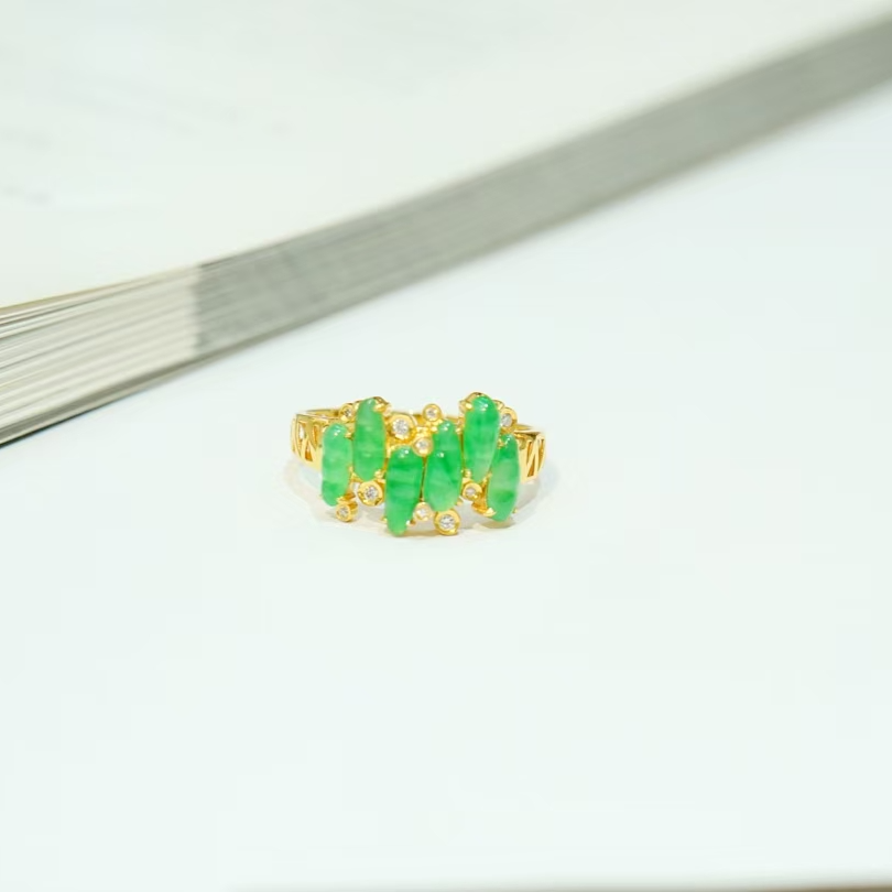 【福豆，兜福】18K金镶嵌翡翠福豆戒指气质精致优雅简约