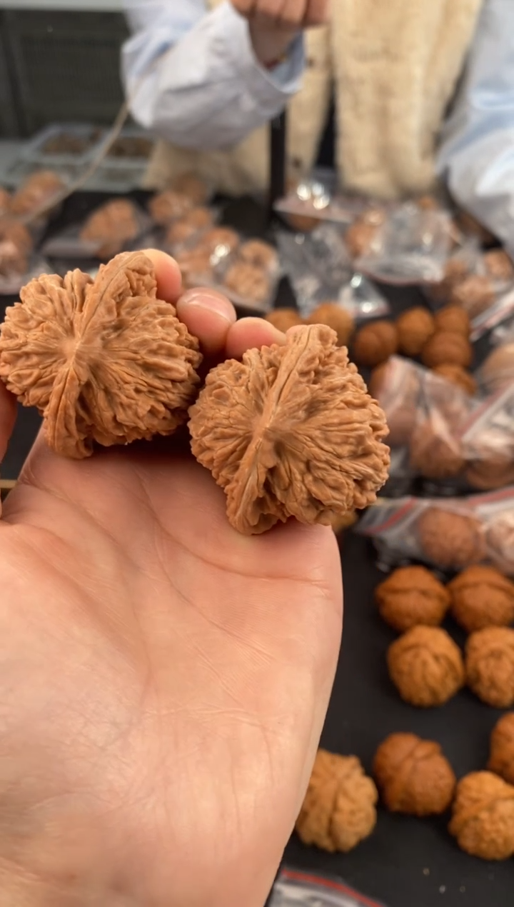 【闪购商品】文玩核桃把件汉高楼44-x091