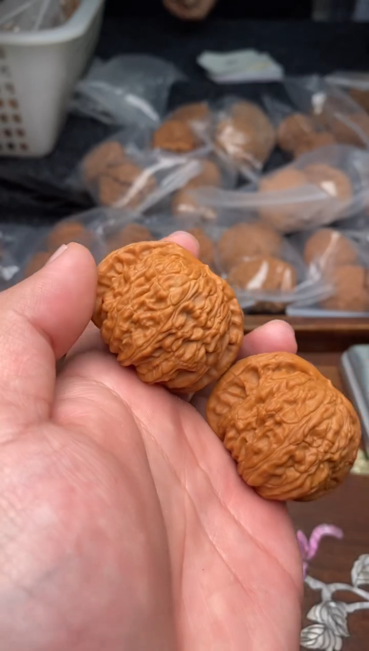 【闪购商品】文玩核桃把件G260号43尺白狮子