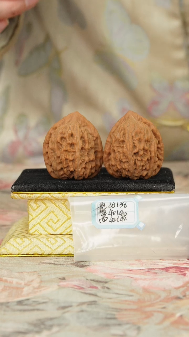 【闪购商品】文玩核桃把件赤龙鸡心