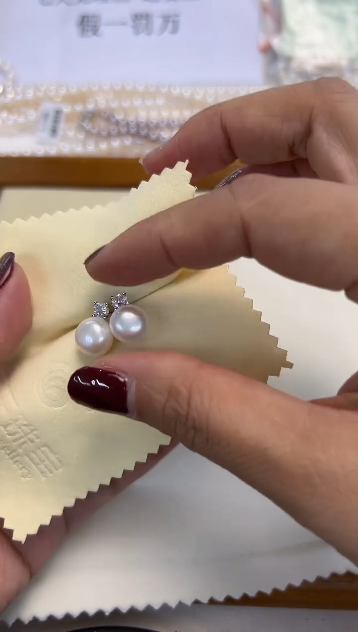 银S925镶嵌耳饰淡水珍珠10MM左右