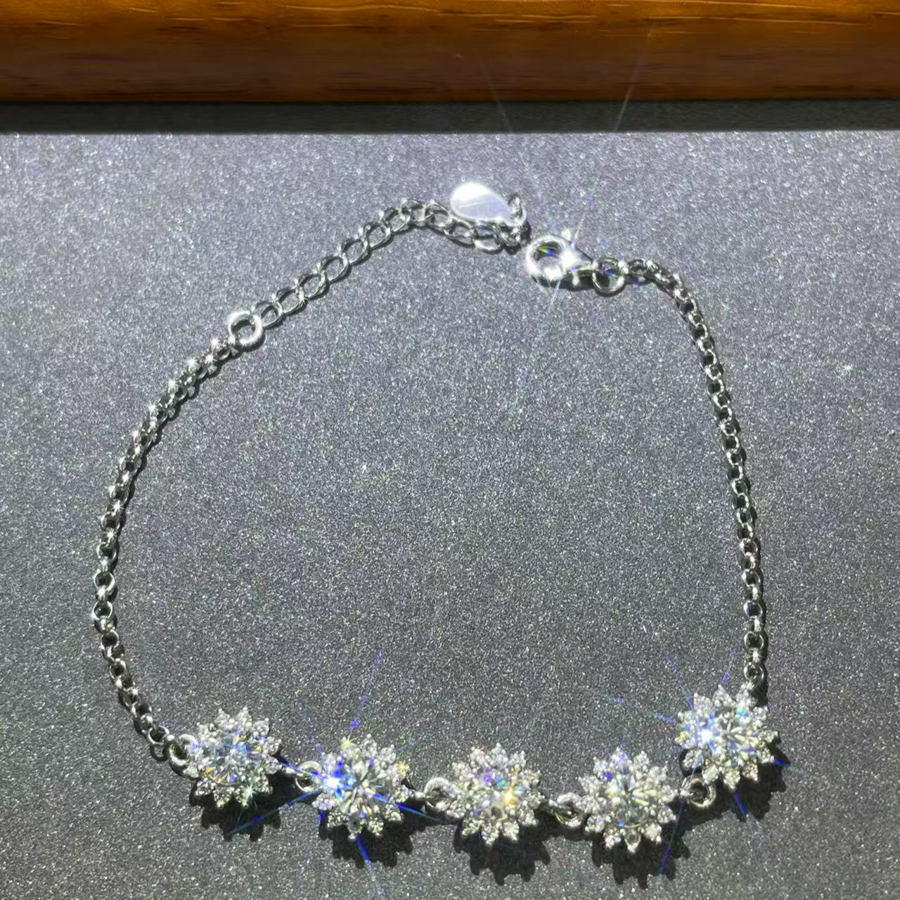 s6946白色太阳花手链多样性发货