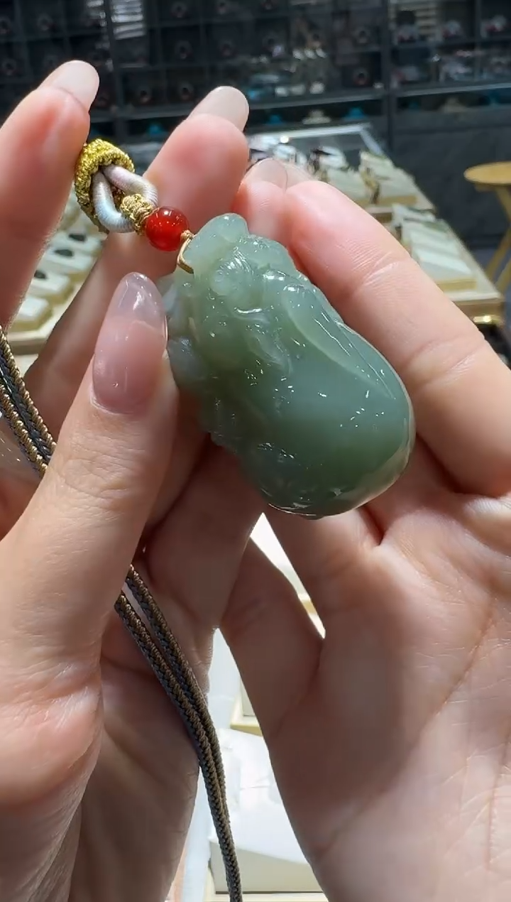 颈饰未镶嵌和田玉貔貅吊坠/配绳