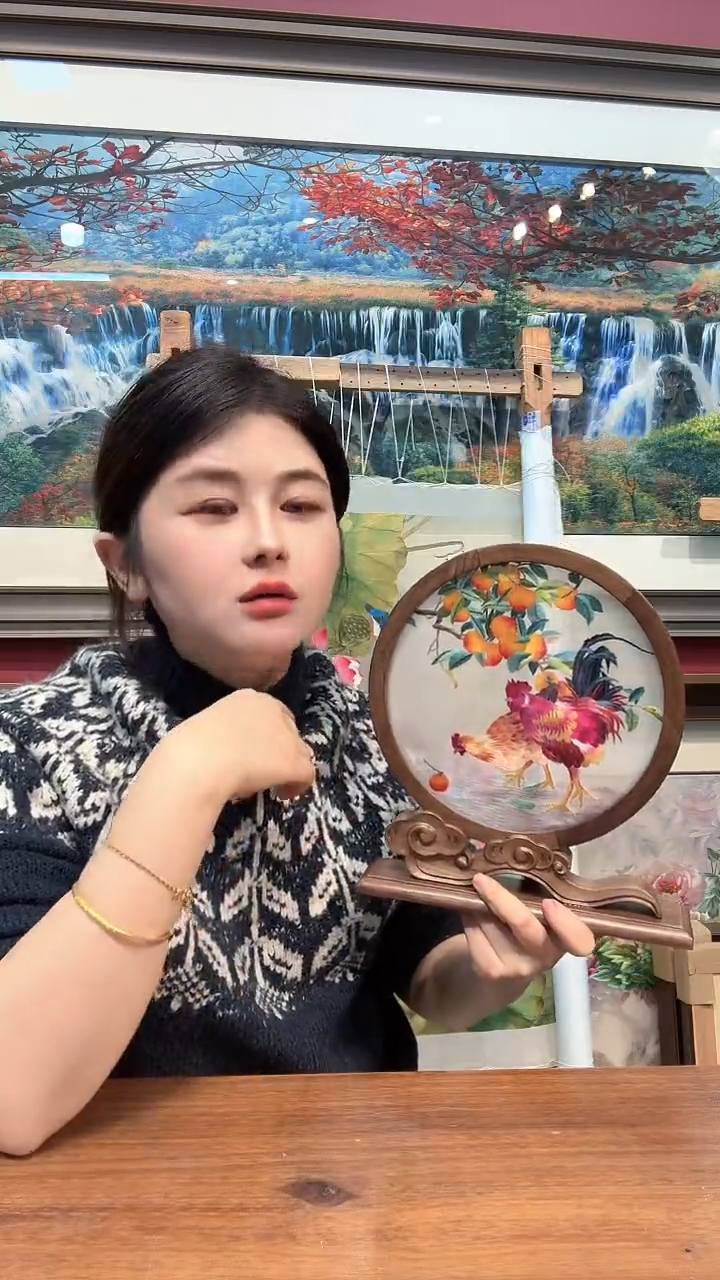 竖款非遗苏绣手工刺绣摆台