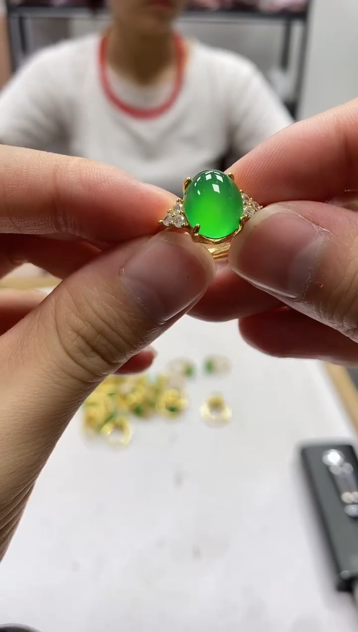 未镶嵌手链玛瑙/玉髓多样随机发一件绿戒指